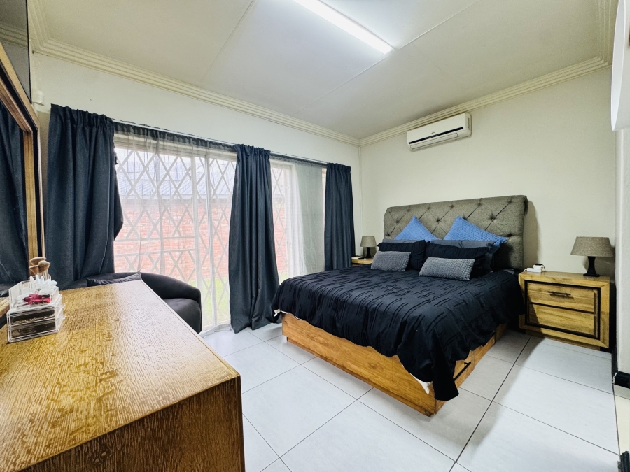 3 Bedroom Property for Sale in Flamwood North West